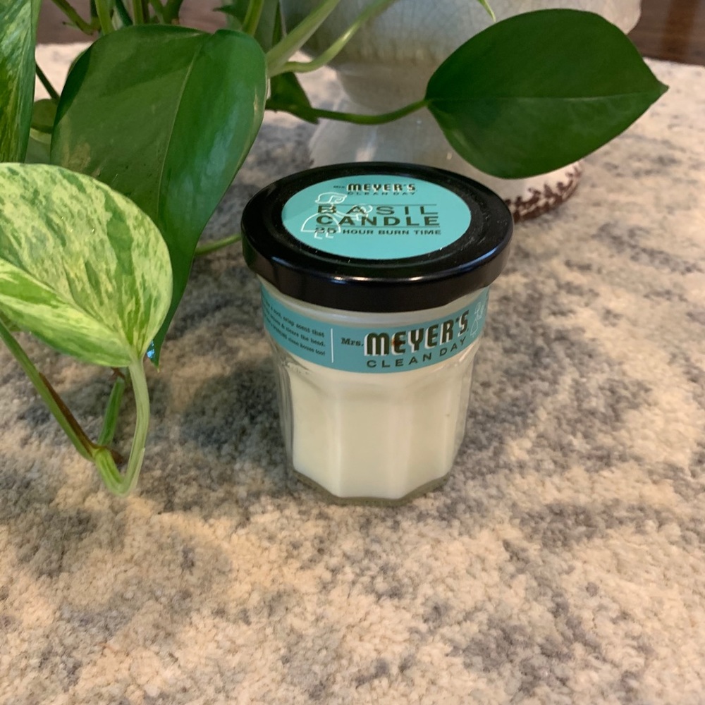 Mrs. Meyer’s Basil Candle 🌿